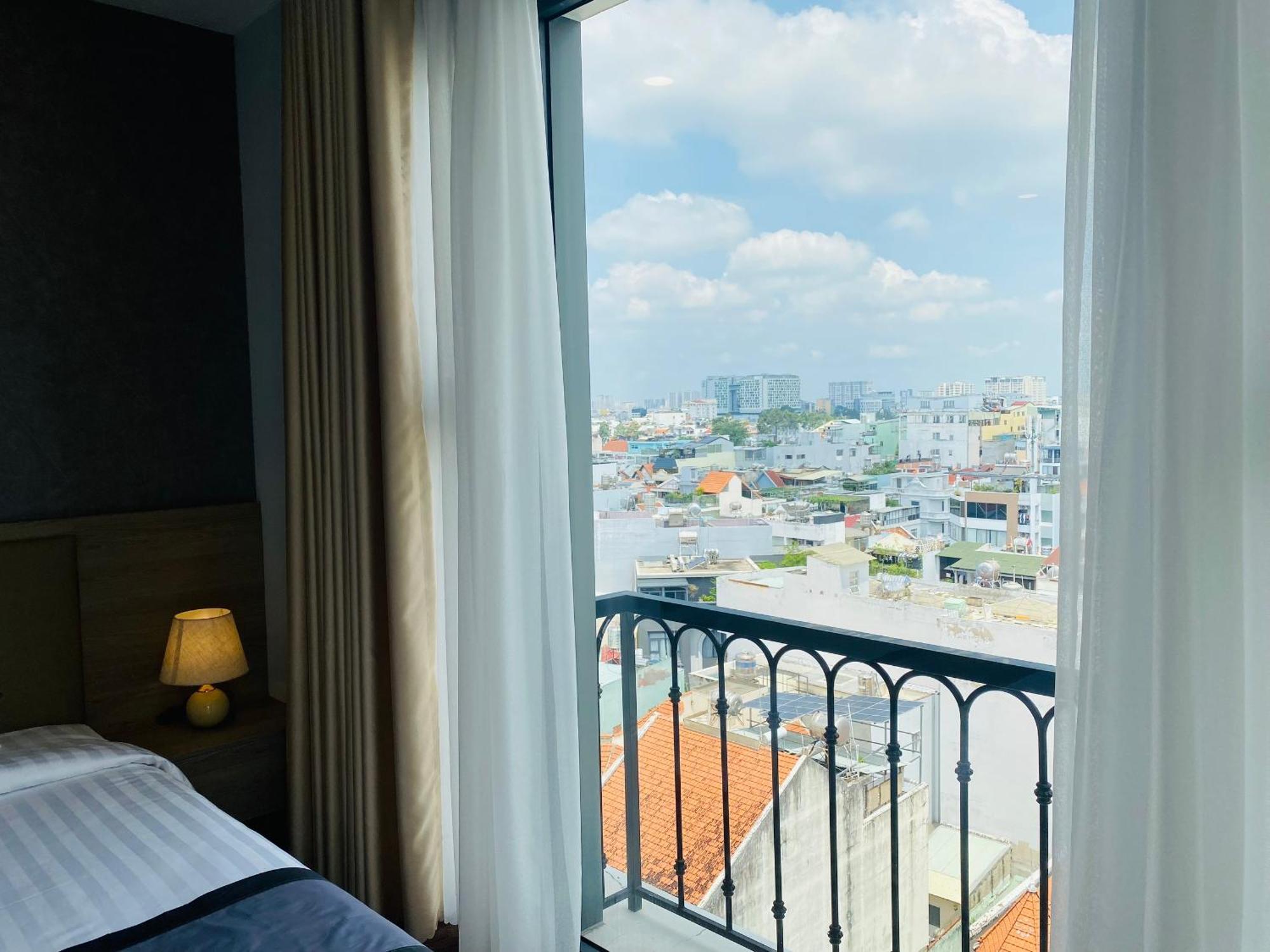 Hera Luxury Hotel Хошимин Екстериор снимка