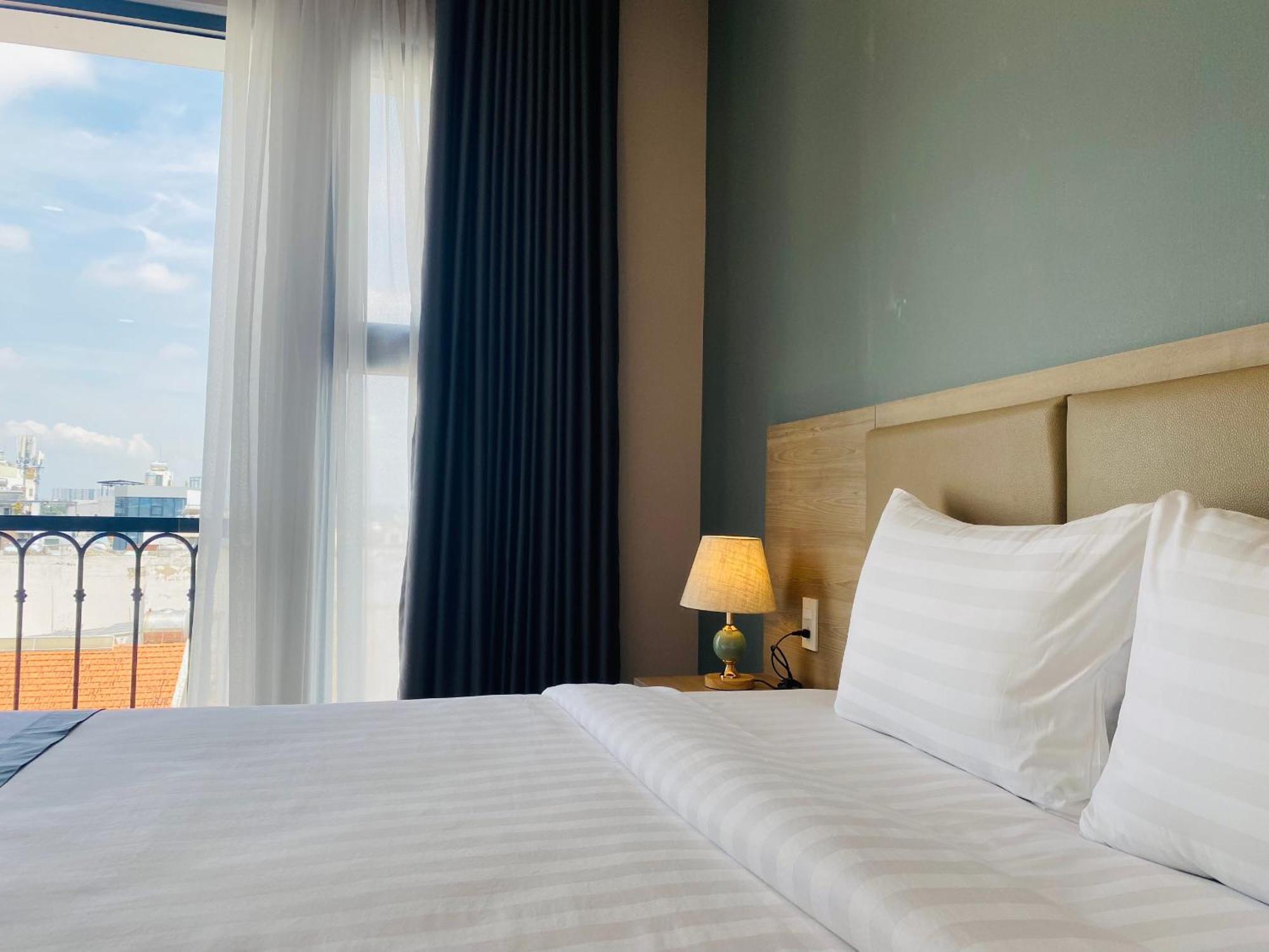 Hera Luxury Hotel Хошимин Екстериор снимка
